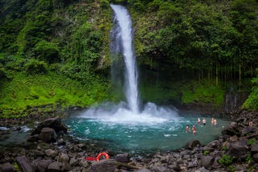 Caminata a Catarata de Río Fortuna